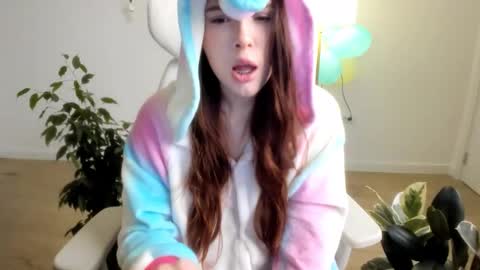 Snapshot of stacyluxxe chatting on December 2025 04:44:01 PM Stacy online show from December 2025 04:44:01 PM