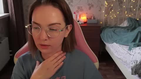 Snapshot of star_shopping chatting on January 2025 05:02:01 AM Alice online show from January 2025 05:02:01 AM