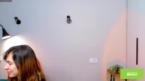 Nina online show from November 2025 03:05:01 AM