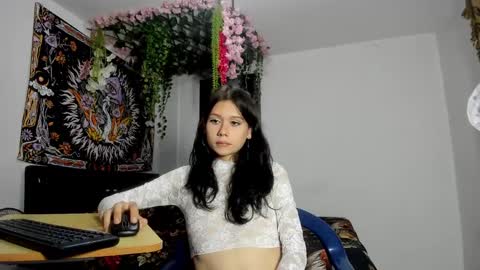 starmoonly online show from February 2025 03:34:02 AM