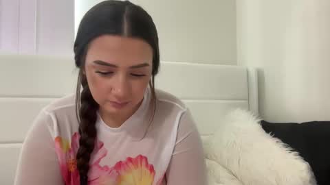 Snapshot of starqueenieee chatting on November 2025 07:13:02 PM starqueenieee online show from November 2025 07:13:02 PM