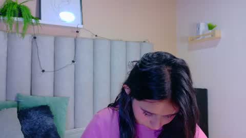 Snapshot of starrmoon__ chatting on June 2026 02:49:01 AM M O O N online show from June 2026 02:49:01 AM
