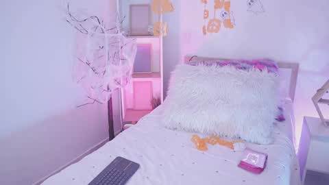 Yoko online show from October 2025 01:34:02 PM