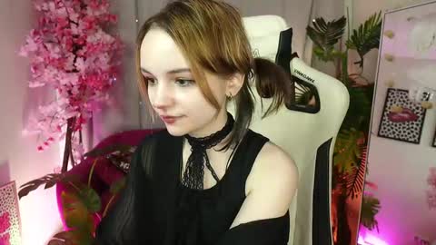 MONICA online show from November 2025 01:18:02 PM