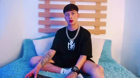 Snapshot of steev_novoa chatting on January 2025 11:18:01 PM Steev online show from January 2025 11:18:01 PM