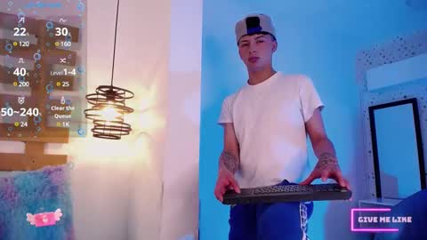 Snapshot of steev_novoa chatting on February 2025 05:56:01 AM Steev online show from February 2025 05:56:01 AM