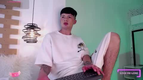 Snapshot of steev_novoa chatting on March 2025 09:34:02 AM Steev online show from March 2025 09:34:02 AM