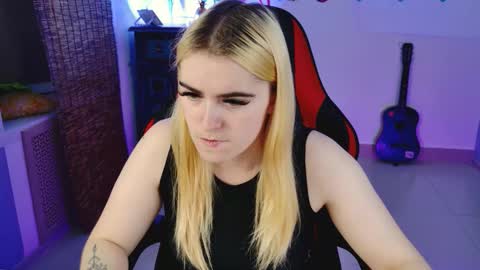 stef_nicks online show from September 2025 09:32:01 AM