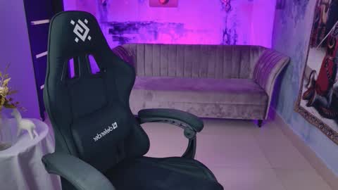 stef_nicks online show from September 2025 05:20:02 AM