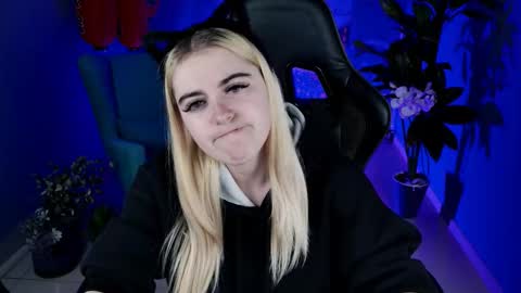 stef_nicks online show from September 2025 09:58:01 AM