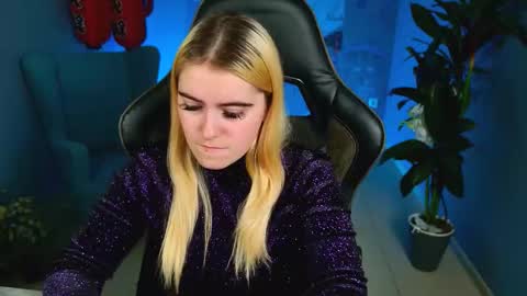 stef_nicks online show from October 2025 10:35:01 AM