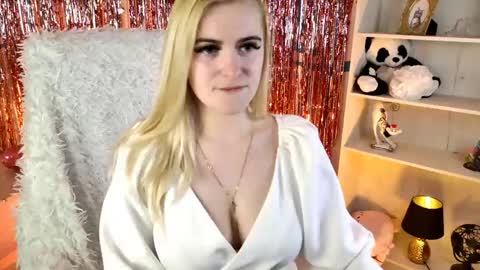 Snapshot of stef_nicks chatting on May 2026 05:23:01 AM stef_nicks online show from May 2026 05:23:01 AM