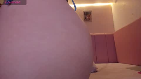 Stefa Gomez  online show from November 2025 11:32:02 AM