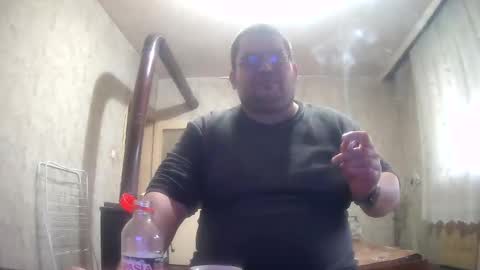 Stefan online show from December 2025 01:06:01 PM