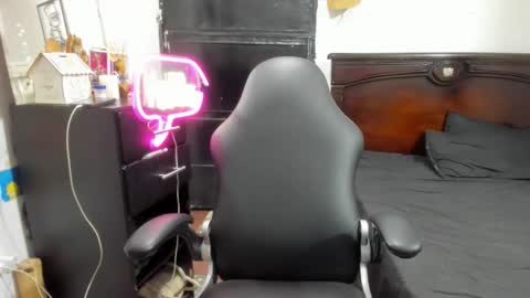 Snapshot of stefan_litleee chatting on February 2026 01:16:02 AM julieth-cancer online show from February 2026 01:16:02 AM