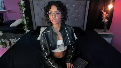 Stefania  online show from March 2025 03:34:01 AM