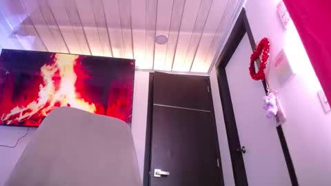 Snapshot of stefania_sandrelli_ chatting on November 2025 03:29:02 PM New schedule 12pm to 600pm Colombia time online show from November 2025 03:29:02 PM