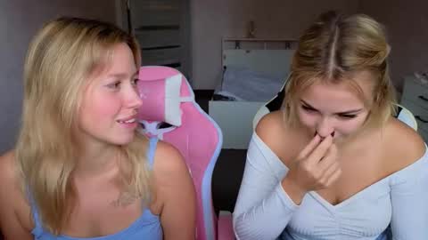 stefany_and_bettany online show from September 2025 12:08:02 PM