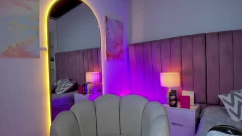 Snapshot of stefanybig chatting on April 2026 08:22:01 PM STEFANY online show from April 2026 08:22:01 PM