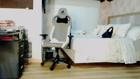 Zuly online show from March 2025 03:26:02 AM