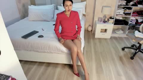 Zuly online show from March 2026 12:38:02 AM