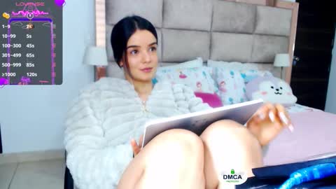 Stefany online show from October 2025 12:33:02 AM