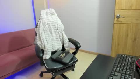 Stefany Bratz online show from October 2025 03:50:02 AM