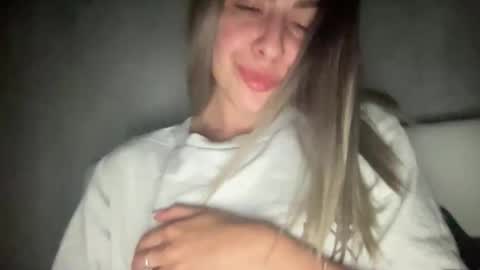 stefy_glow online show from September 2025 08:32:01 PM