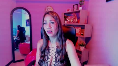 stefy_zea online show from November 2025 06:54:01 PM