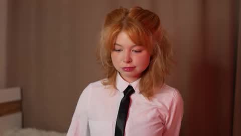 Stella online show from September 2025 10:55:02 PM