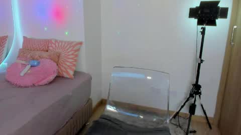 Yuli online show from April 2026 08:15:02 PM