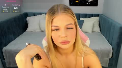 Stella Leee online show from March 2026 12:04:02 AM