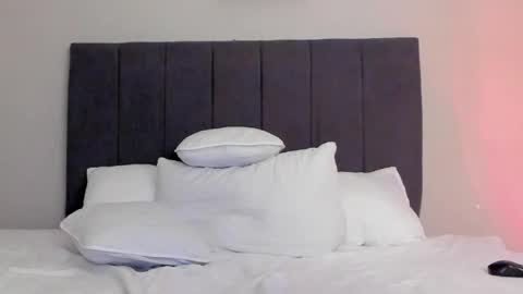 Snapshot of stella_luxury chatting on May 2026 12:33:01 PM Stella online show from May 2026 12:33:01 PM