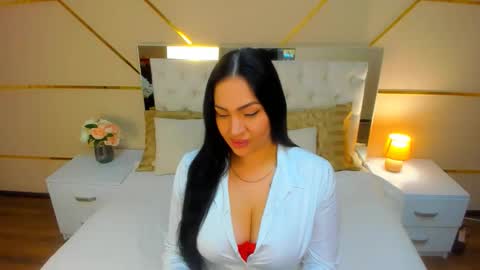 Stella Nelson online show from October 2025 05:30:01 AM