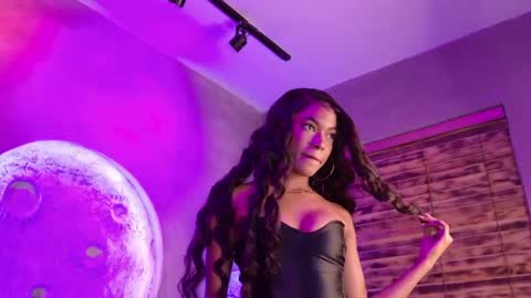 Snapshot of stellaciel_ chatting on September 2025 10:45:01 PM S T E L L A online show from September 2025 10:45:01 PM