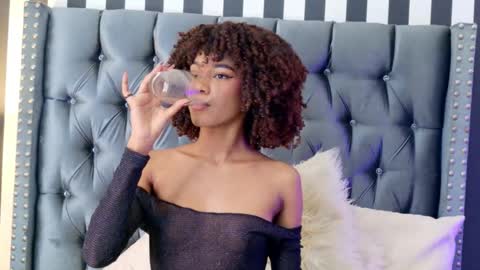 Snapshot of stellaciel_ chatting on November 2025 10:43:01 PM S T E L L A online show from November 2025 10:43:01 PM