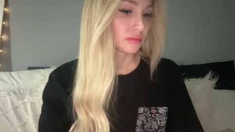 Stella Bella online show from March 2025 07:21:02 AM