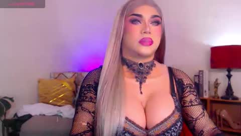 Snapshot of stellagrayts chatting on November 2025 02:44:01 AM CALL ME STELLA online show from November 2025 02:44:01 AM