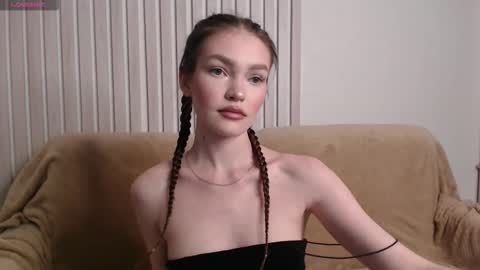 stellapayne online show from September 2025 11:37:01 PM