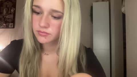 stellaraexox online show from February 2025 01:02:02 AM