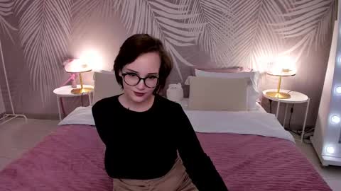 Stella online show from March 2025 10:45:01 AM