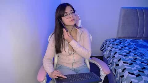 Emma online show from February 2025 02:05:02 AM