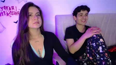 Emma online show from October 2025 10:43:02 PM