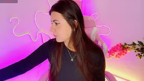 Snapshot of stepha_sweet chatting on February 2026 11:19:01 PM Emma online show from February 2026 11:19:01 PM