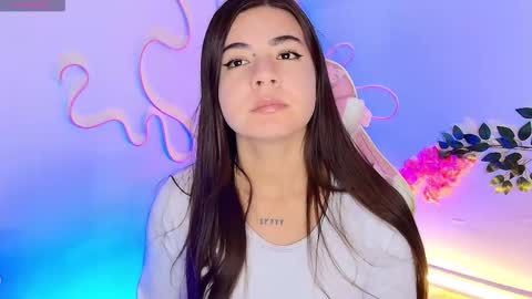 Snapshot of stepha_sweet chatting on February 2026 01:43:02 AM Emma online show from February 2026 01:43:02 AM