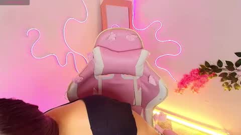 Snapshot of stepha_sweet chatting on February 2026 03:08:02 PM Emma online show from February 2026 03:08:02 PM