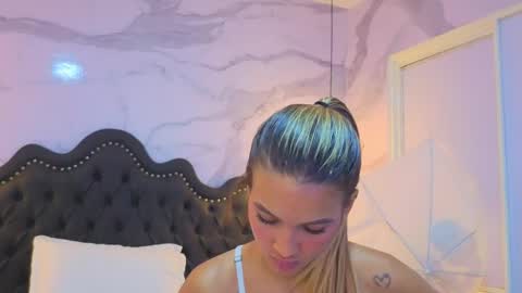 Stefff  online show from May 2026 04:07:02 AM