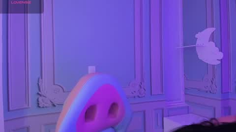         online show from February 2025 02:58:01 AM