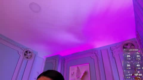         online show from November 2025 02:21:01 AM