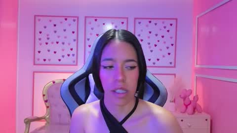 Stephania online show from September 2025 11:54:02 AM